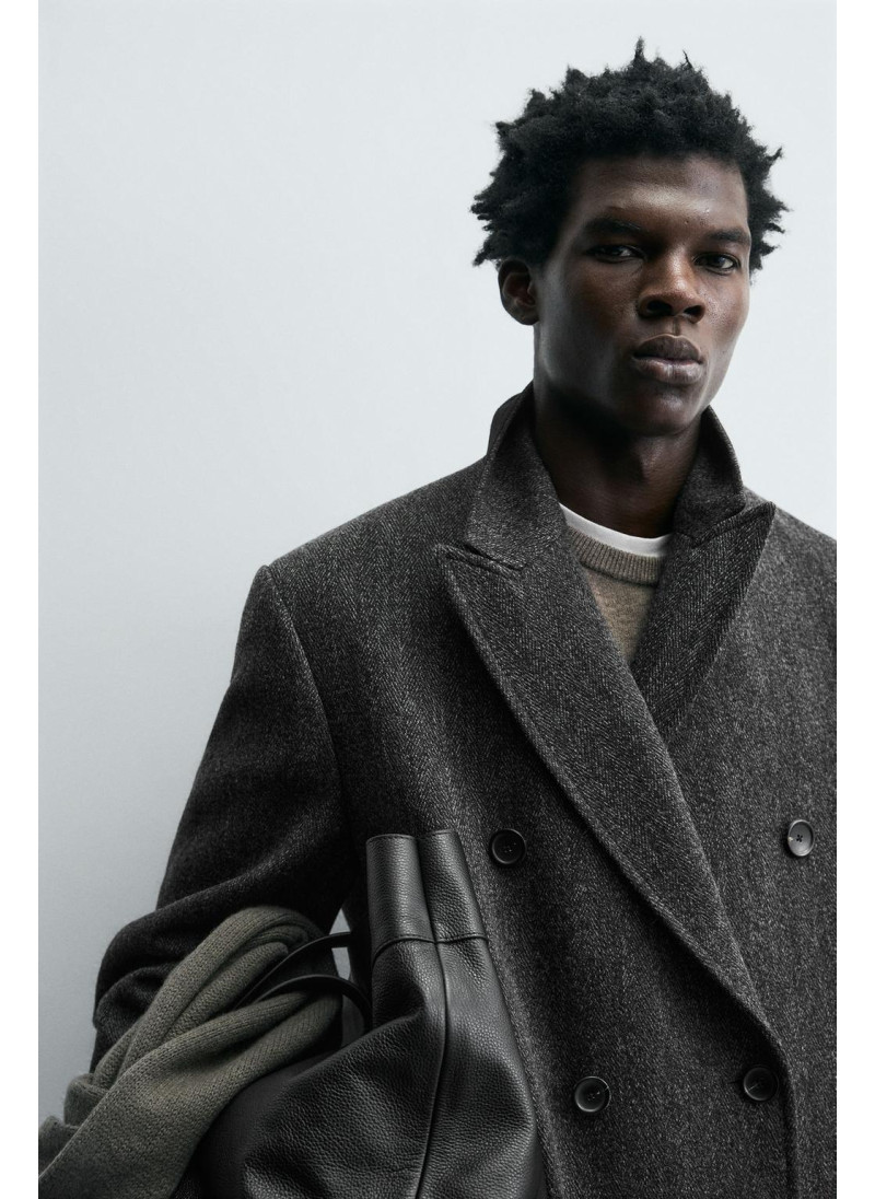 Пальто limited edition из шерстяного смесового хerringbone с двубортной застежкой Пальто limited edition из шерстяного смесового хerringbone с двубортной застежкой