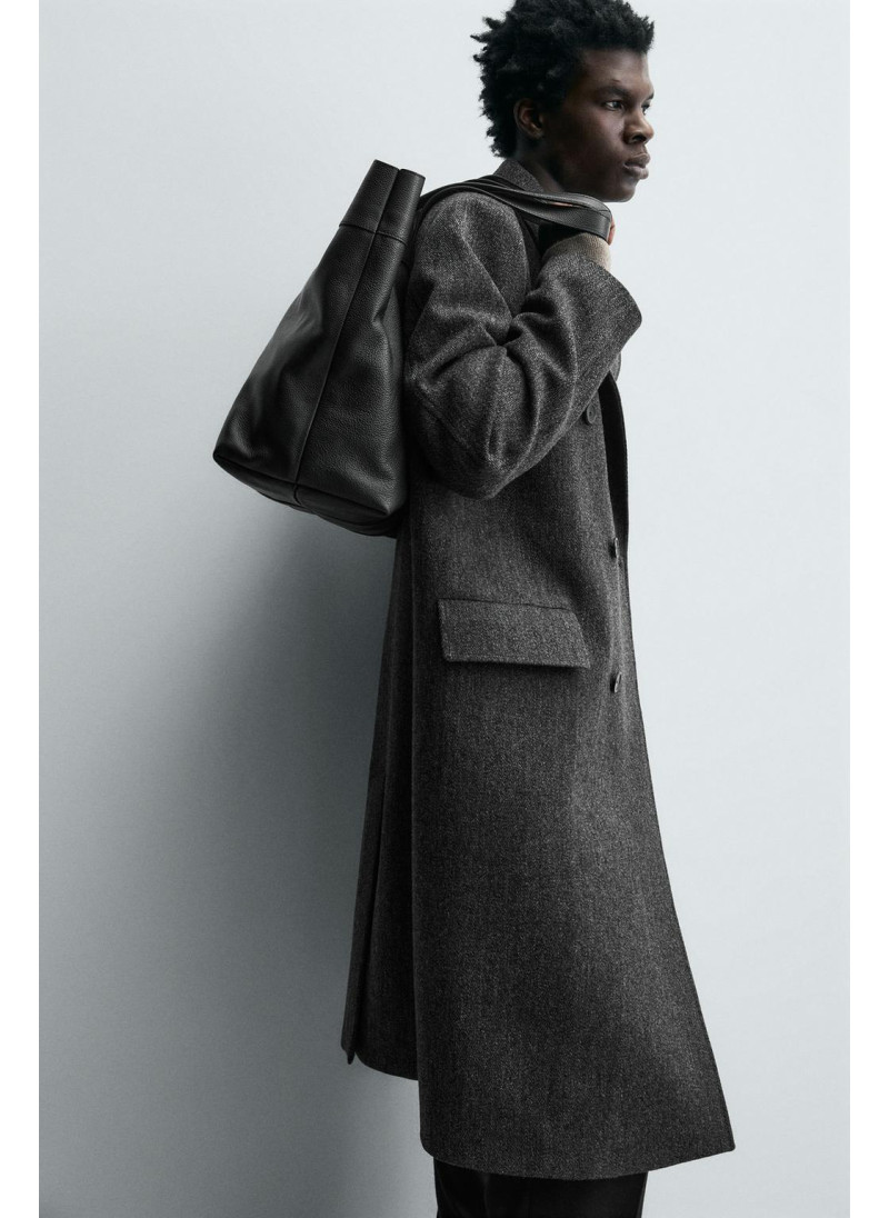 Пальто limited edition из шерстяного смесового хerringbone с двубортной застежкой Пальто limited edition из шерстяного смесового хerringbone с двубортной застежкой