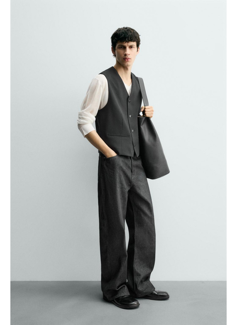 Жилет с контрастной структурой из шерсти Жилет с контрастной структурой из шерсти