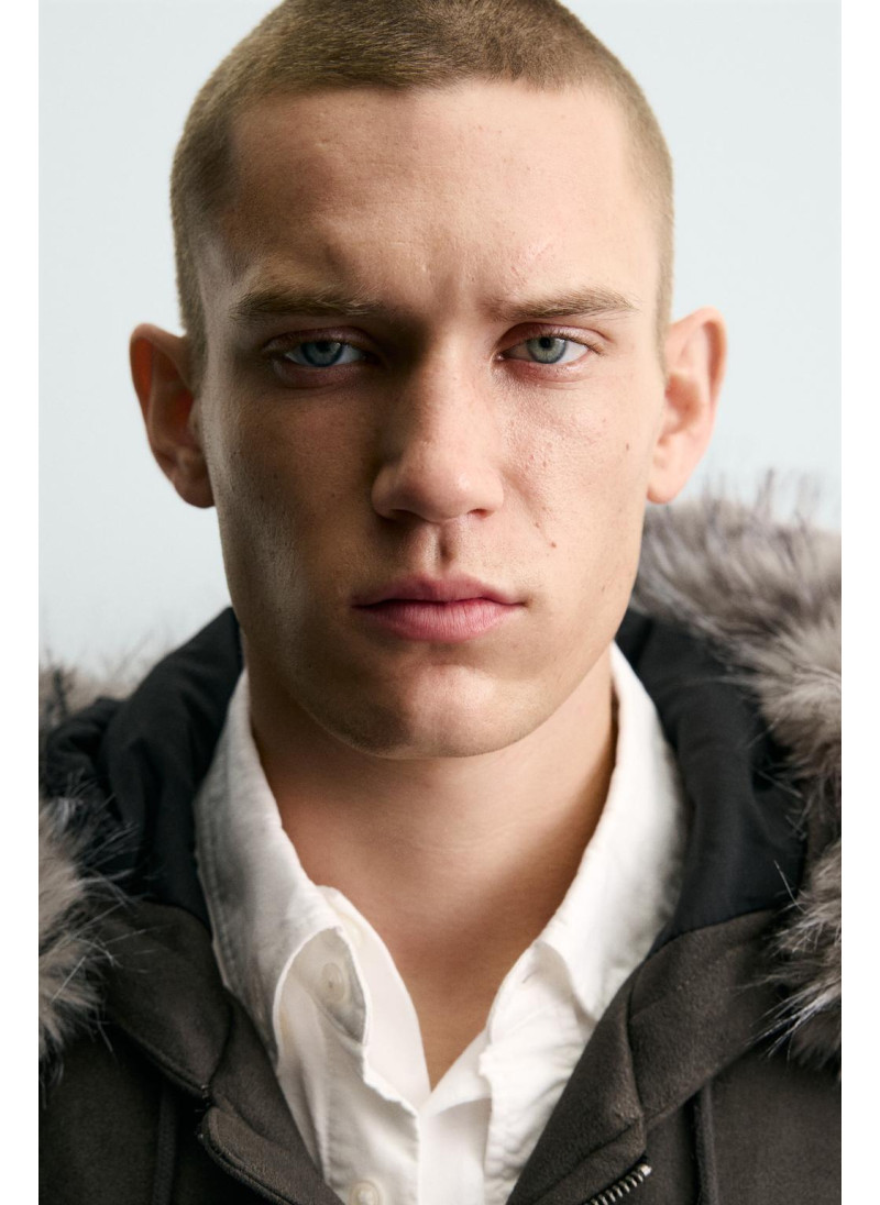 СТЕГАНАЯ КУРТКА С ЭФФЕКТОМ ЗАМШИ СТЕГАНАЯ КУРТКА С ЭФФЕКТОМ ЗАМШИ