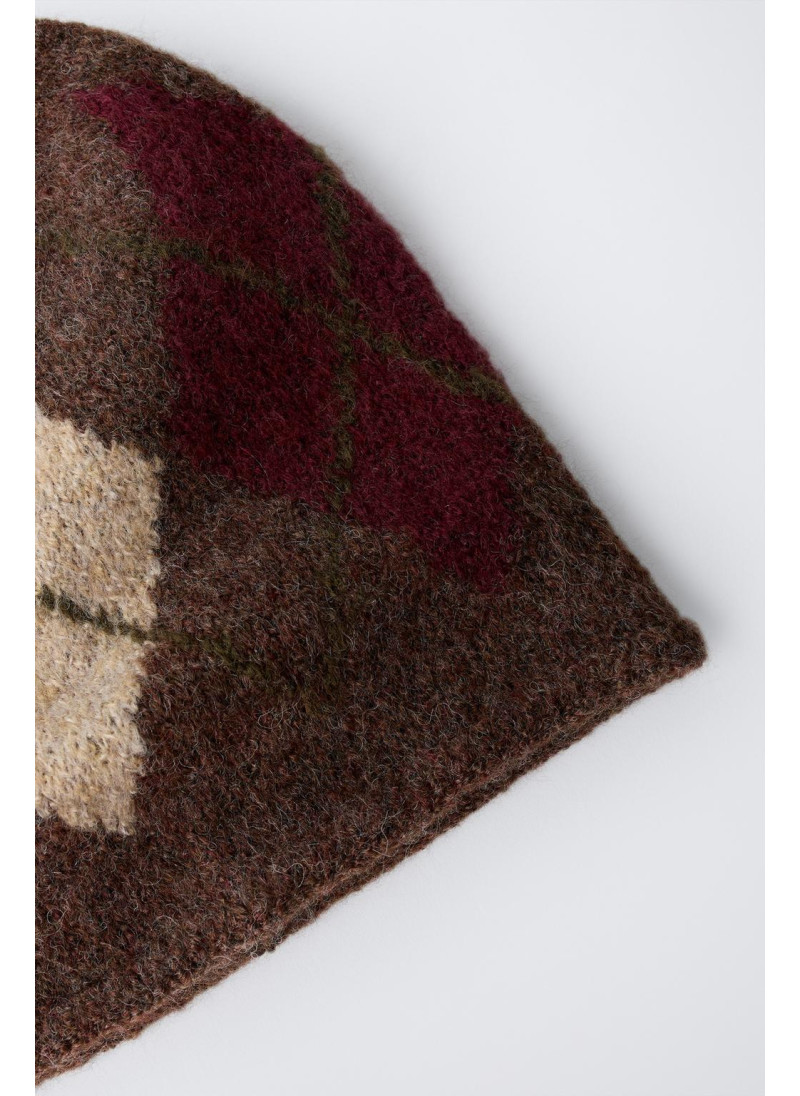 ТРИКОТАЖНАЯ ШАПКА С РОМБАМИ ТРИКОТАЖНАЯ ШАПКА С РОМБАМИ