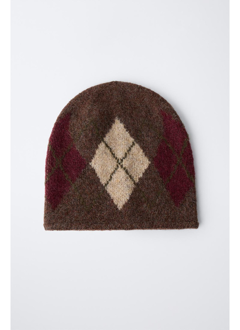 ТРИКОТАЖНАЯ ШАПКА С РОМБАМИ ТРИКОТАЖНАЯ ШАПКА С РОМБАМИ