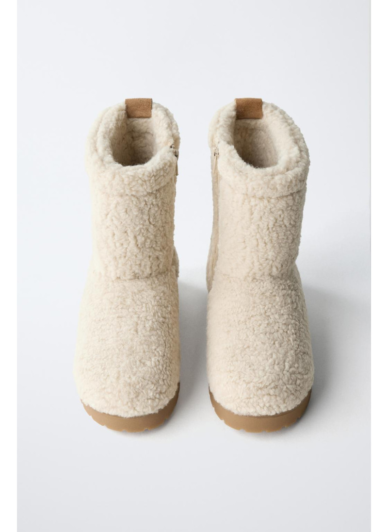 БОТИНКИ ИЗ ИСКУССТВЕННОЙ ОВЧИНЫ БОТИНКИ ИЗ ИСКУССТВЕННОЙ ОВЧИНЫ