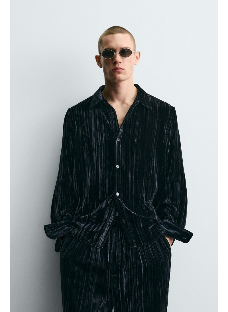 Рубашка-овершерт из плиссированного бархата Рубашка-овершерт из плиссированного бархата