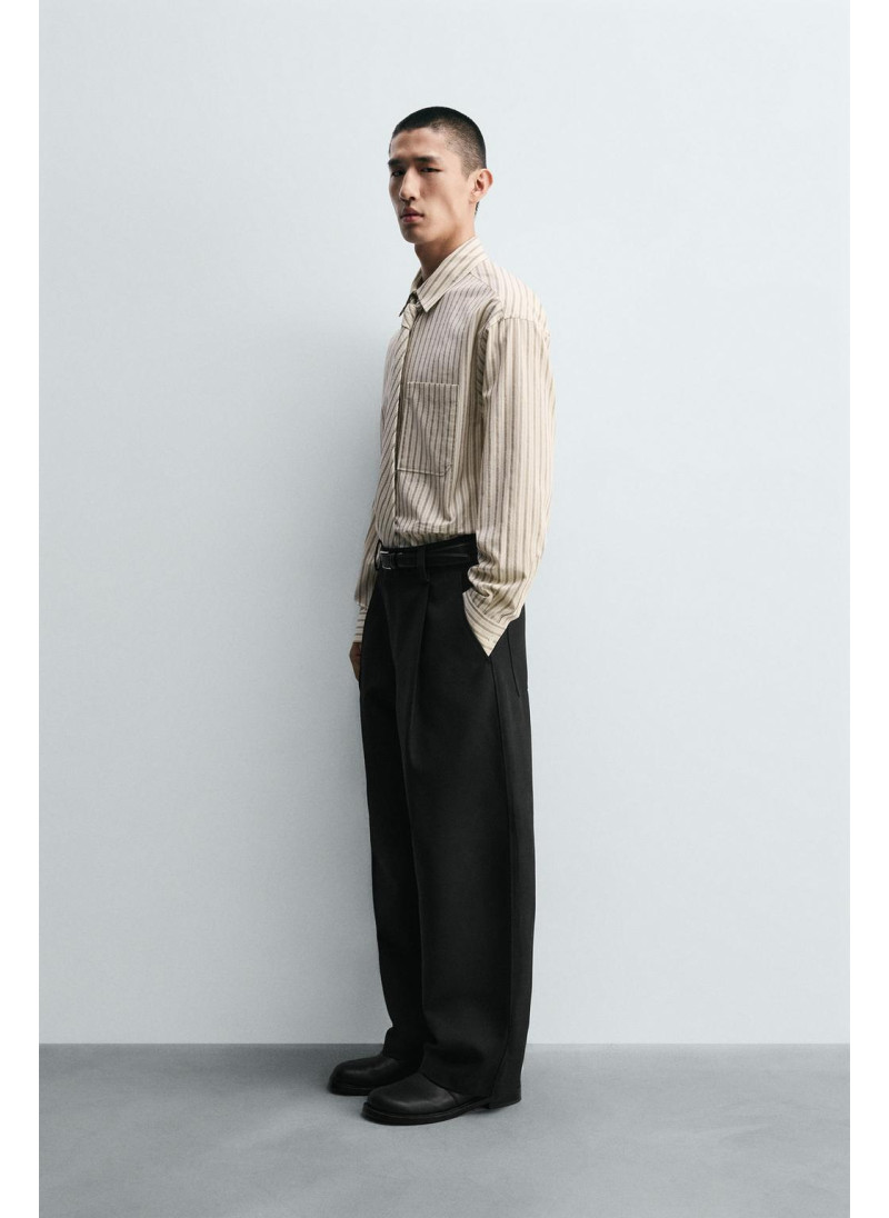 Рубашка в полоску с контрастным галстуком Рубашка в полоску с контрастным галстуком