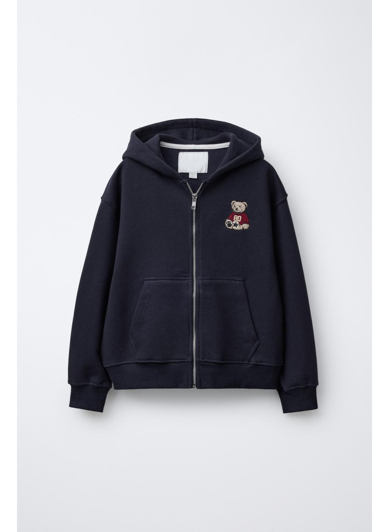 ТОЛСТОВКА НА МОЛНИИ С ВЫШИВКОЙ «МЕДВЕДЬ» ТОЛСТОВКА НА МОЛНИИ С ВЫШИВКОЙ «МЕДВЕДЬ»