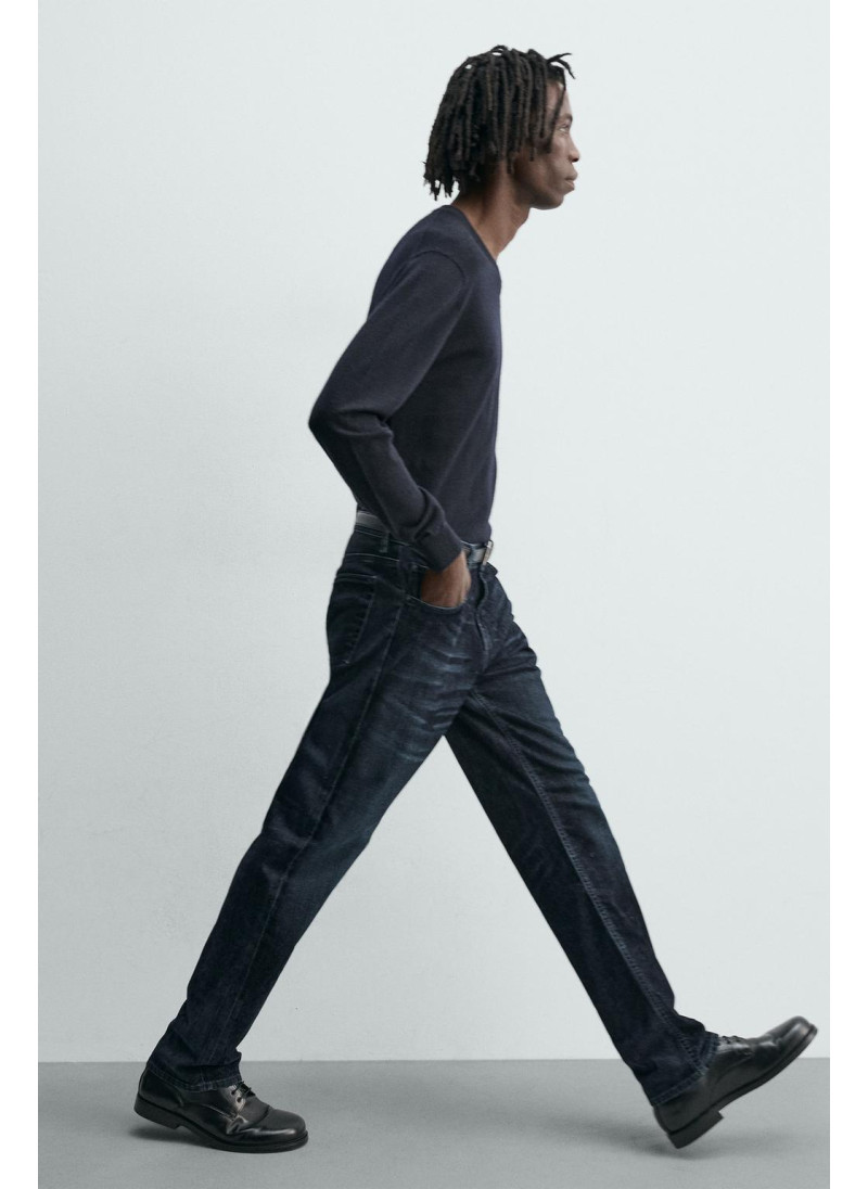 Джинсы с притиркой прямого кроя Джинсы с притиркой прямого кроя