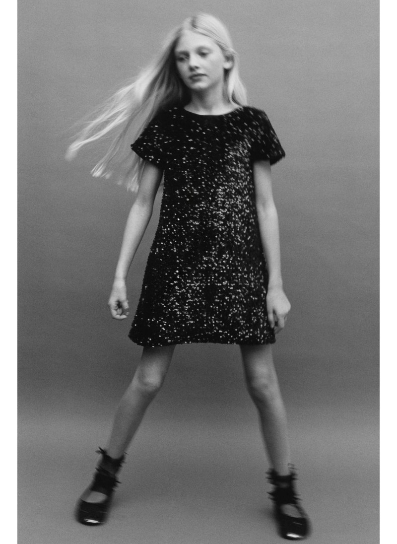 Платье с пайетками и бархат...