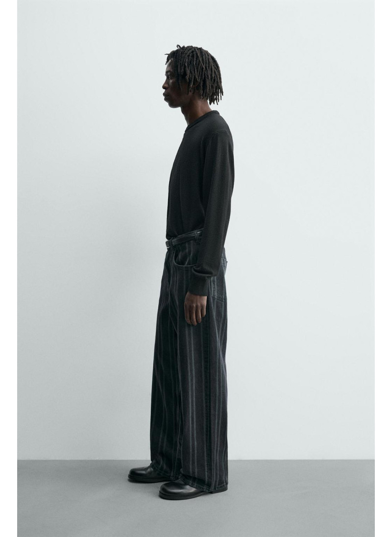 Джинсы в полоску свободного кроя Джинсы в полоску свободного кроя