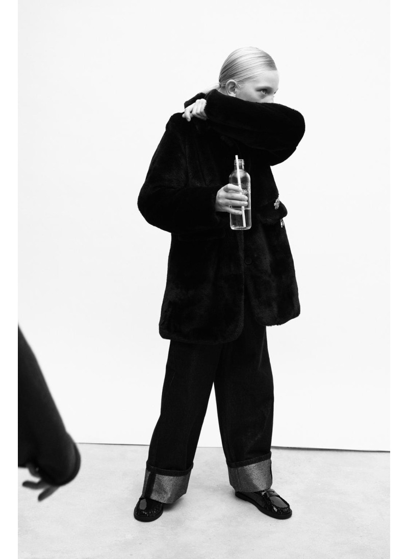 ДЛИННОЕ ПАЛЬТО ИЗ ИСКУССТВЕННОГО МЕХА ДЛИННОЕ ПАЛЬТО ИЗ ИСКУССТВЕННОГО МЕХА