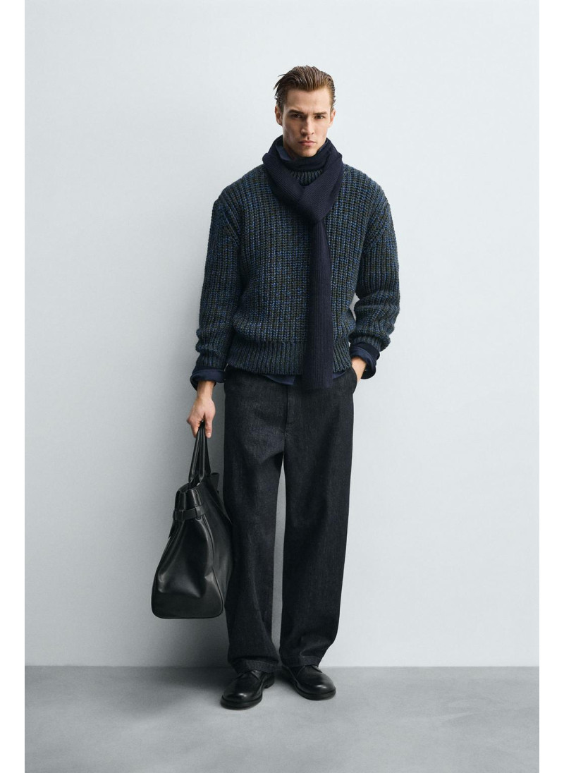 Джемпер с объемным текстур�...