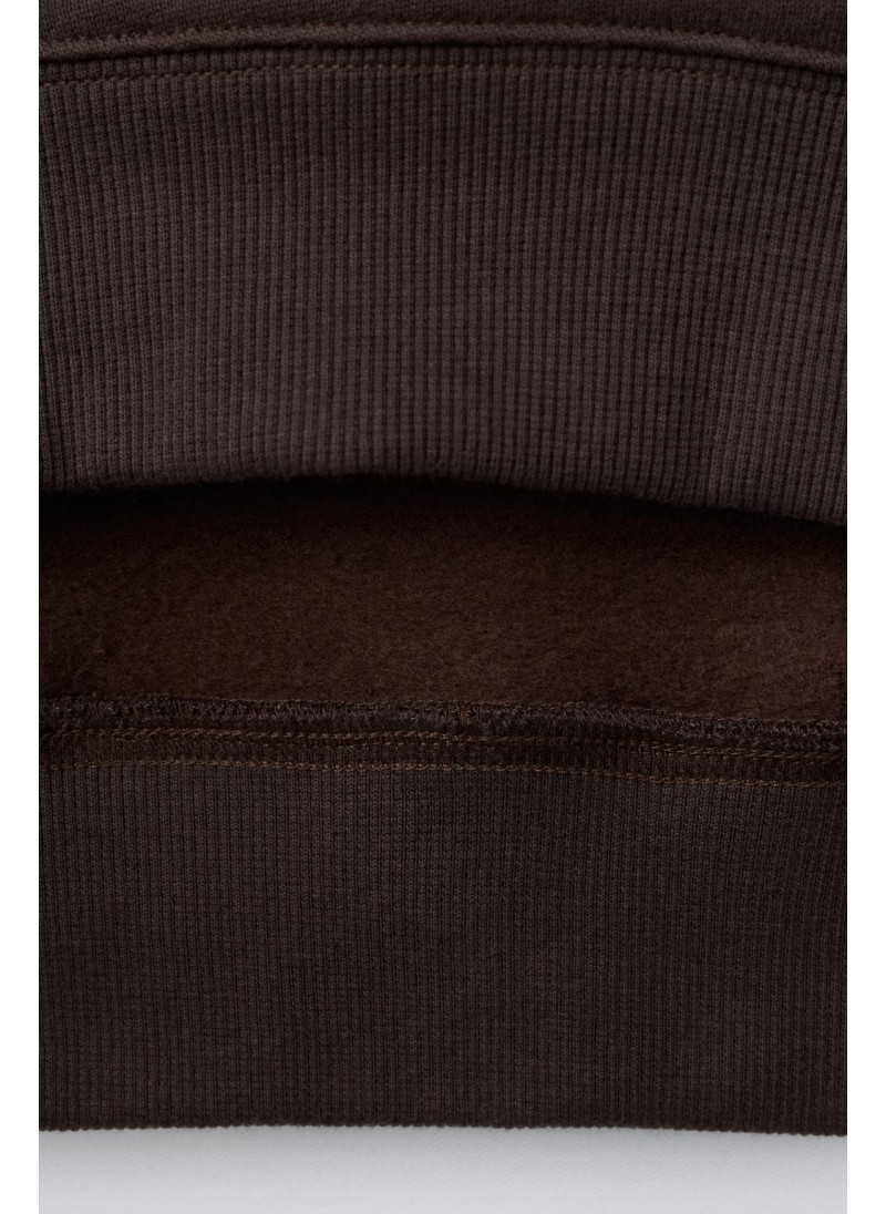 ТОЛСТОВКА С ВЫШИТОЙ НАДПИСЬЮ И ЩЕНКОМ ТОЛСТОВКА С ВЫШИТОЙ НАДПИСЬЮ И ЩЕНКОМ