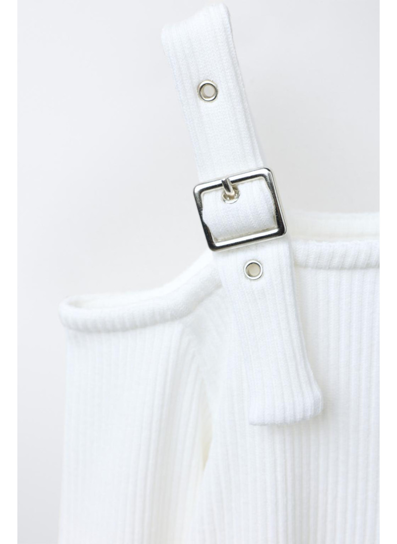 Футболка с ребристой фактурой и пряжками Футболка с ребристой фактурой и пряжками