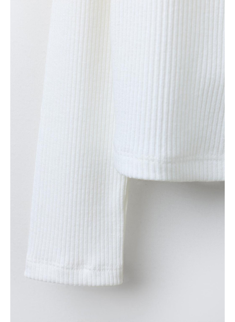 Футболка с ребристой фактурой и пряжками Футболка с ребристой фактурой и пряжками