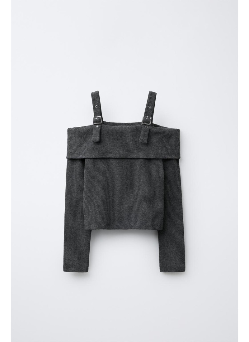 Футболка с ребристой фактурой и пряжками Футболка с ребристой фактурой и пряжками