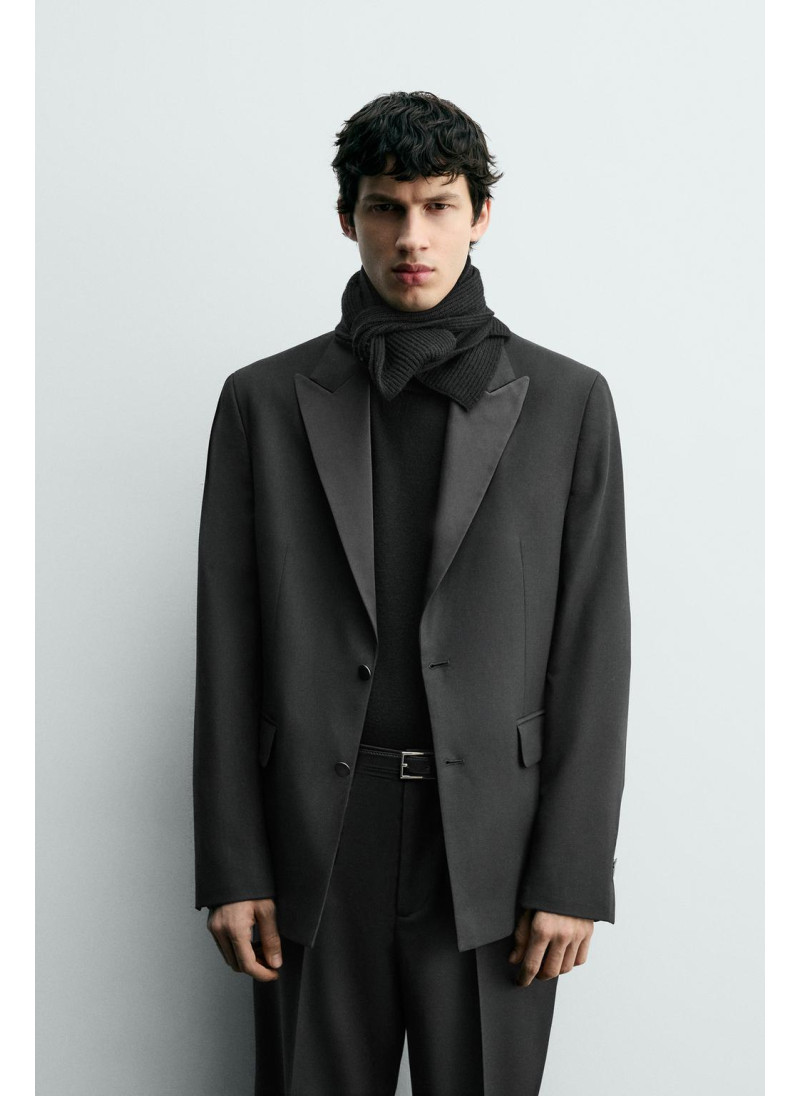 Блейзер из шерстяно-микрофибрного материала для праздничных ужинов Блейзер из шерстяно-микрофибрного материала для праздничных ужинов