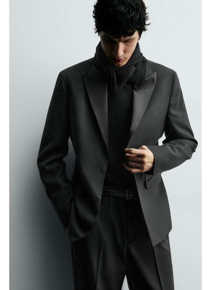 Блейзер из шерстяно-микрофибрного материала для праздничных ужинов Блейзер из шерстяно-микрофибрного материала для праздничных ужинов