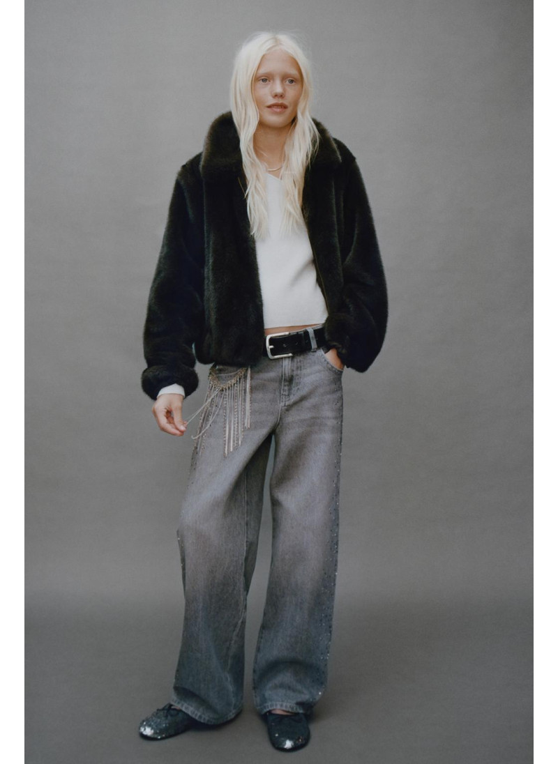 Светлый асимметричный свитер с блеском Светлый асимметричный свитер с блеском