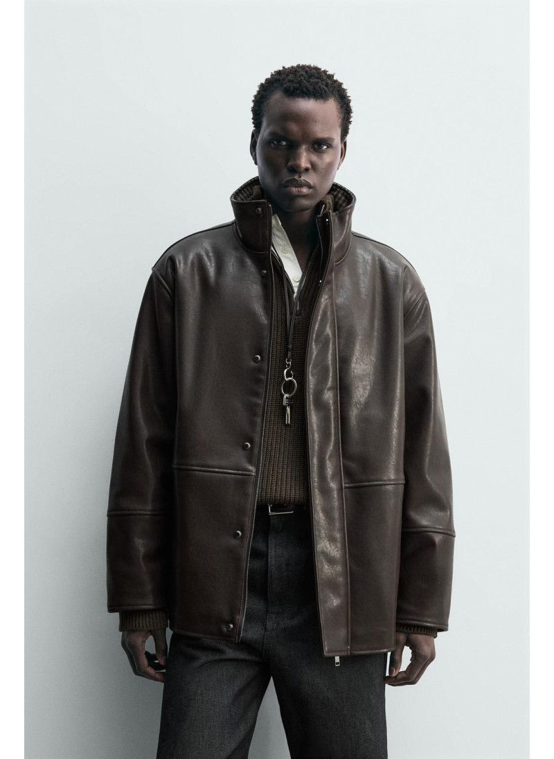 Куртка с контрастной отделкой под кожу Куртка с контрастной отделкой под кожу