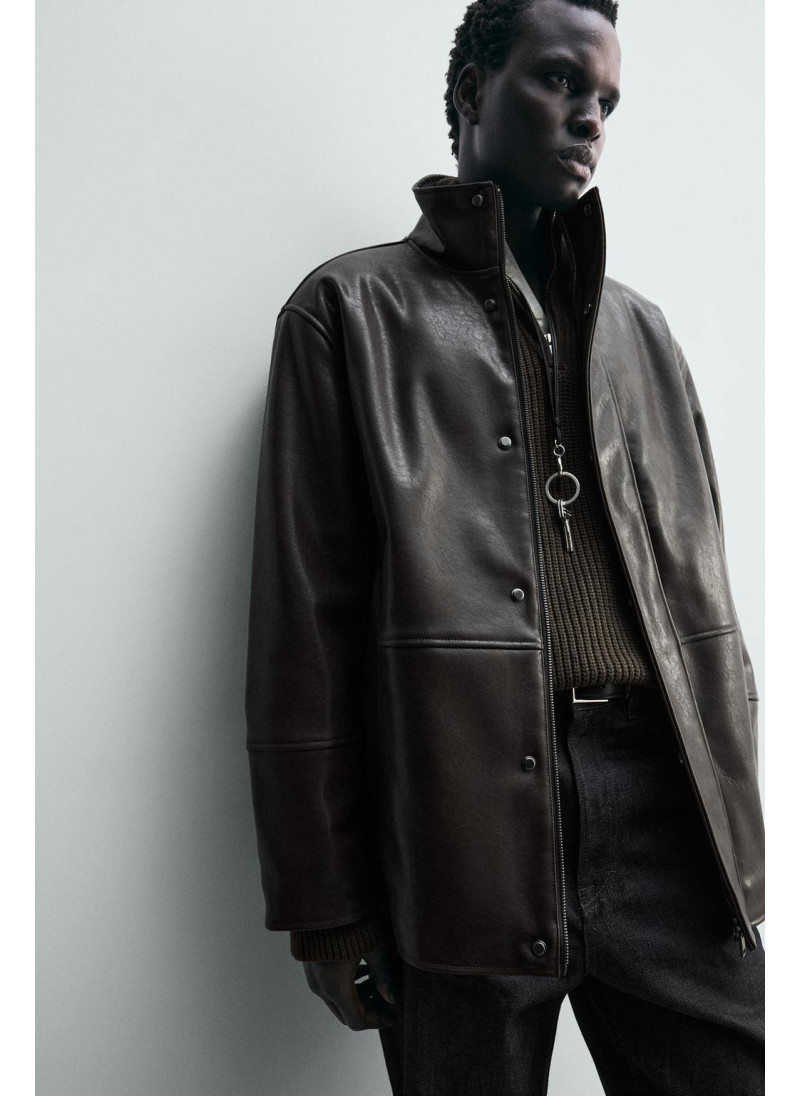 Куртка с контрастной отделкой под кожу Куртка с контрастной отделкой под кожу