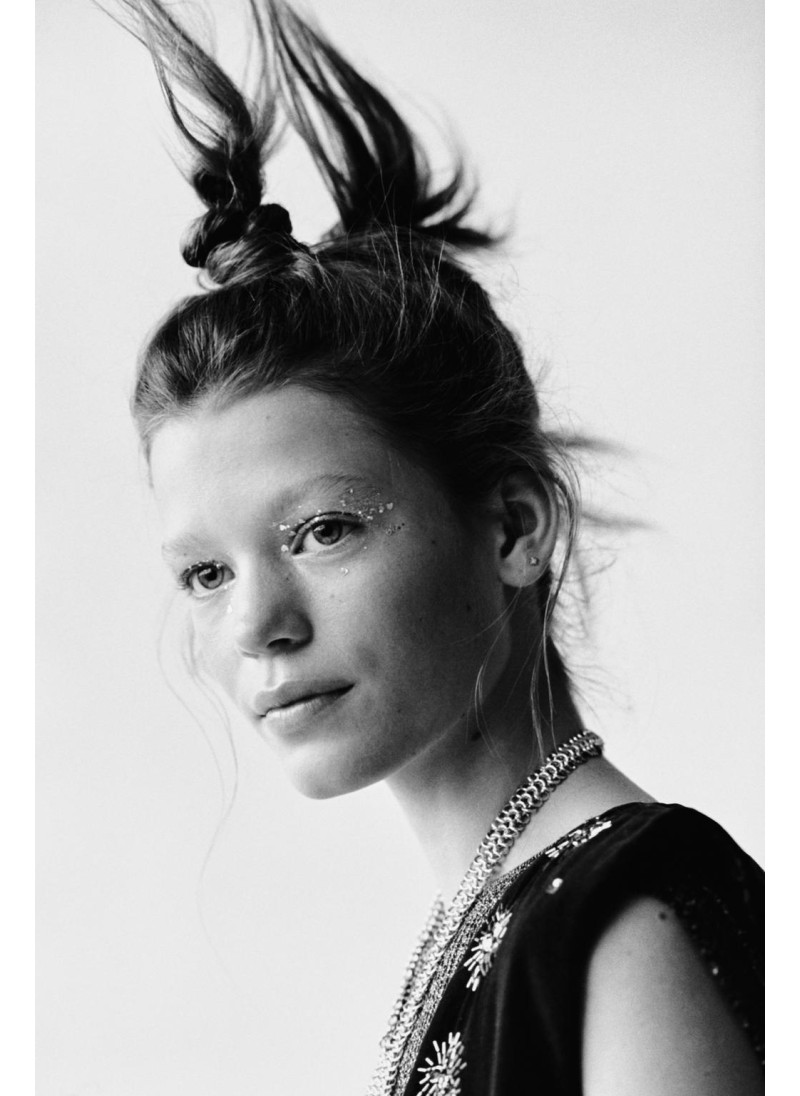 БАРХАТНЫЙ ЖИЛЕТ С БУСИНАМИ