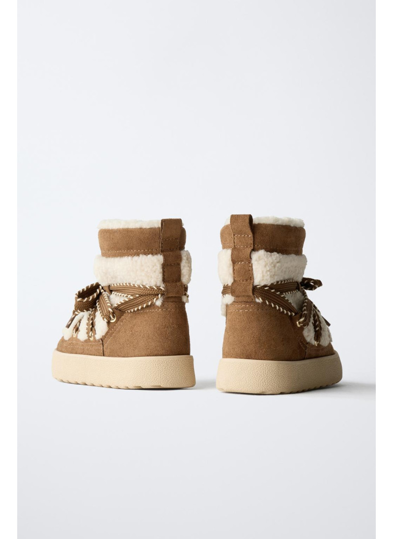 БОТИНКИ ИЗ ИСКУССТВЕННОЙ ОВЧИНЫ ИЗ КОМБИНИРОВАННЫХ МАТЕРИАЛОВ БОТИНКИ ИЗ ИСКУССТВЕННОЙ ОВЧИНЫ ИЗ КОМБИНИРОВАННЫХ МАТЕРИАЛОВ