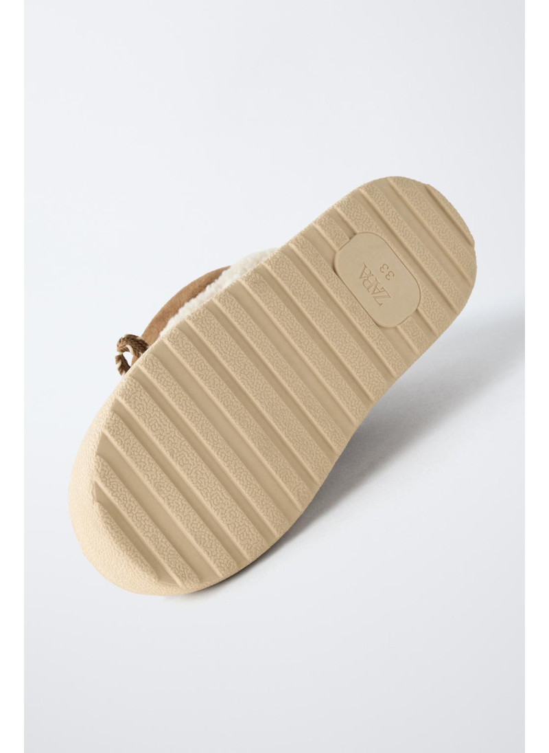 БОТИНКИ ИЗ ИСКУССТВЕННОЙ ОВЧИНЫ ИЗ КОМБИНИРОВАННЫХ МАТЕРИАЛОВ БОТИНКИ ИЗ ИСКУССТВЕННОЙ ОВЧИНЫ ИЗ КОМБИНИРОВАННЫХ МАТЕРИАЛОВ