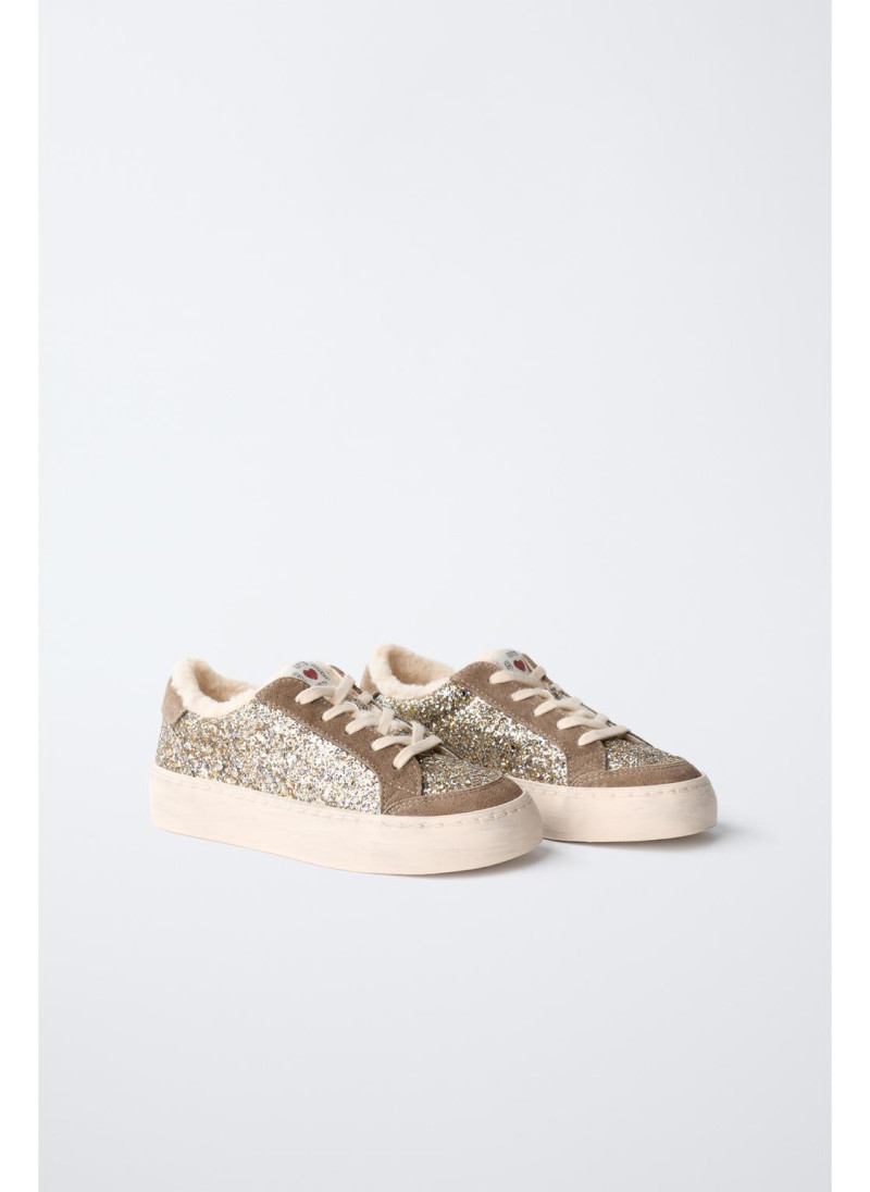 КРОССОВКИ БЛЕСТЯЩИЕ ИЗ ИСКУССТВЕННОЙ ОВЧИНЫ КРОССОВКИ БЛЕСТЯЩИЕ ИЗ ИСКУССТВЕННОЙ ОВЧИНЫ