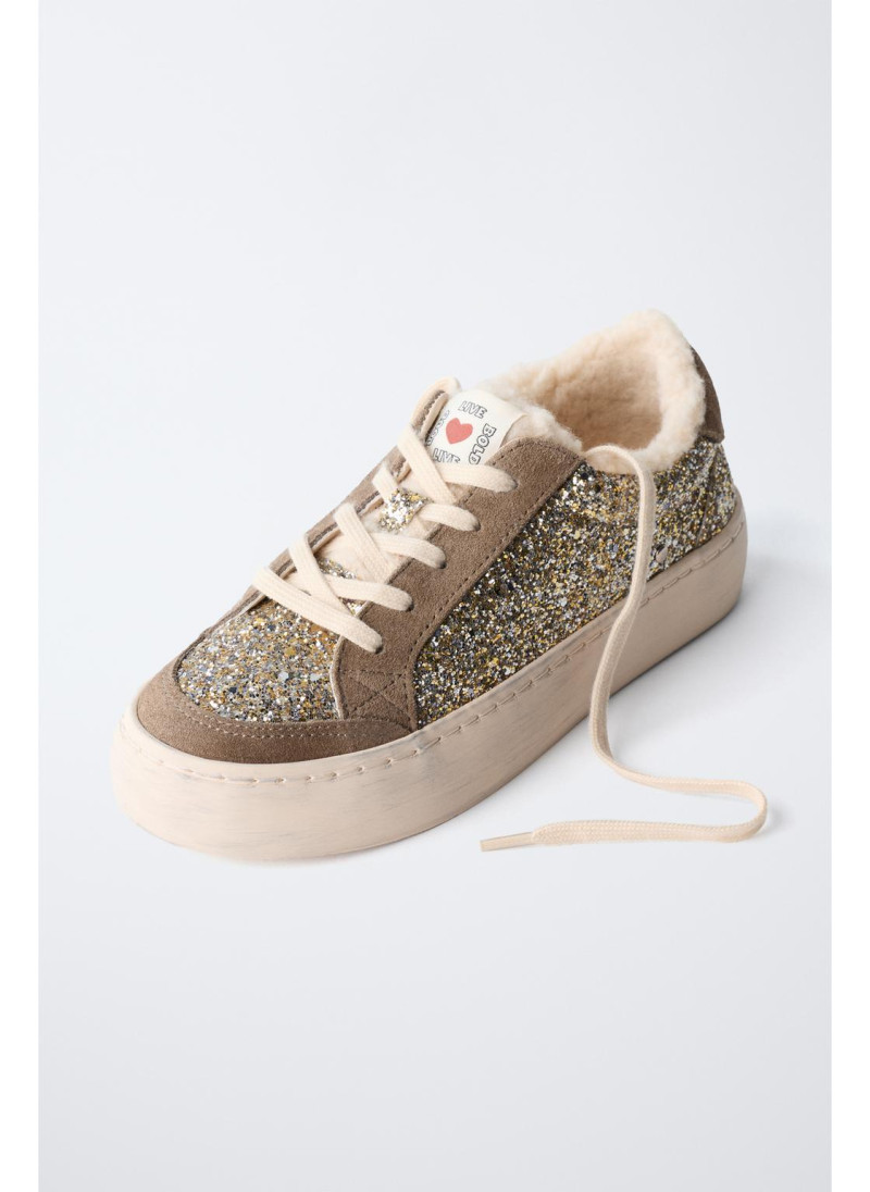 КРОССОВКИ БЛЕСТЯЩИЕ ИЗ ИСКУССТВЕННОЙ ОВЧИНЫ КРОССОВКИ БЛЕСТЯЩИЕ ИЗ ИСКУССТВЕННОЙ ОВЧИНЫ