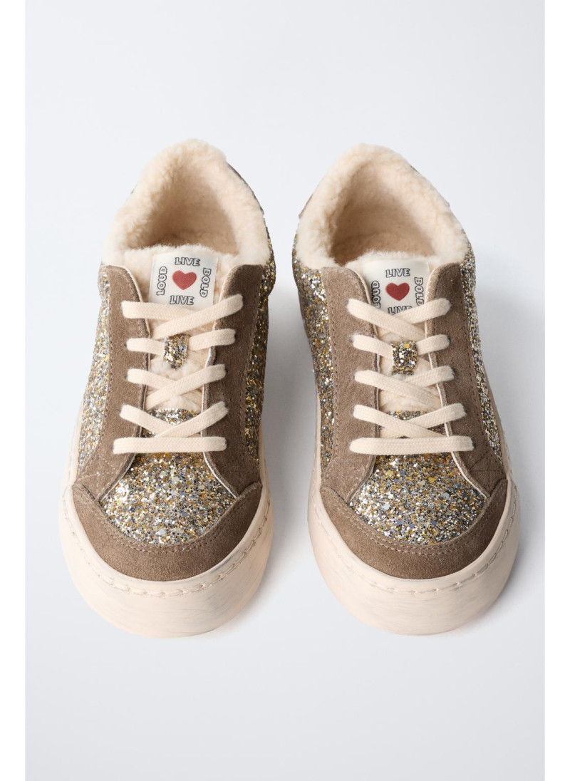 КРОССОВКИ БЛЕСТЯЩИЕ ИЗ ИСКУССТВЕННОЙ ОВЧИНЫ КРОССОВКИ БЛЕСТЯЩИЕ ИЗ ИСКУССТВЕННОЙ ОВЧИНЫ