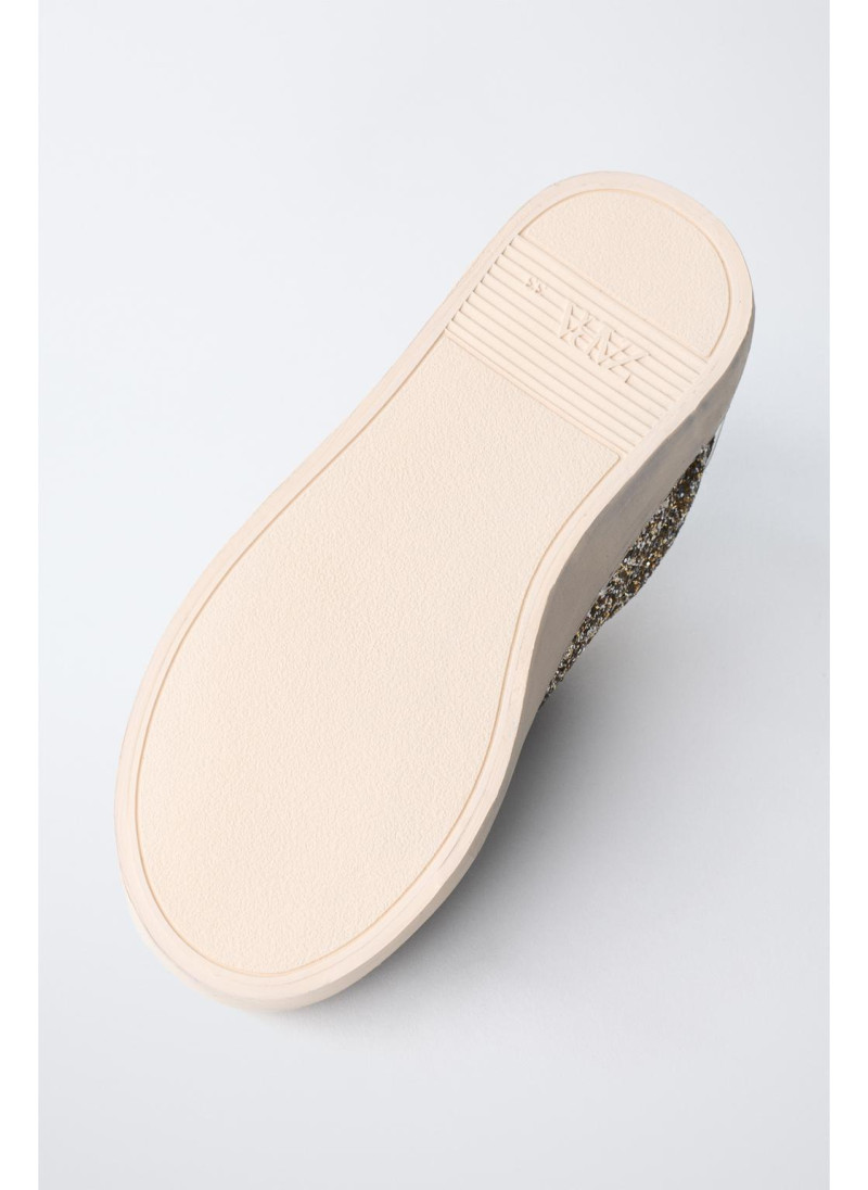 КРОССОВКИ БЛЕСТЯЩИЕ ИЗ ИСКУССТВЕННОЙ ОВЧИНЫ КРОССОВКИ БЛЕСТЯЩИЕ ИЗ ИСКУССТВЕННОЙ ОВЧИНЫ