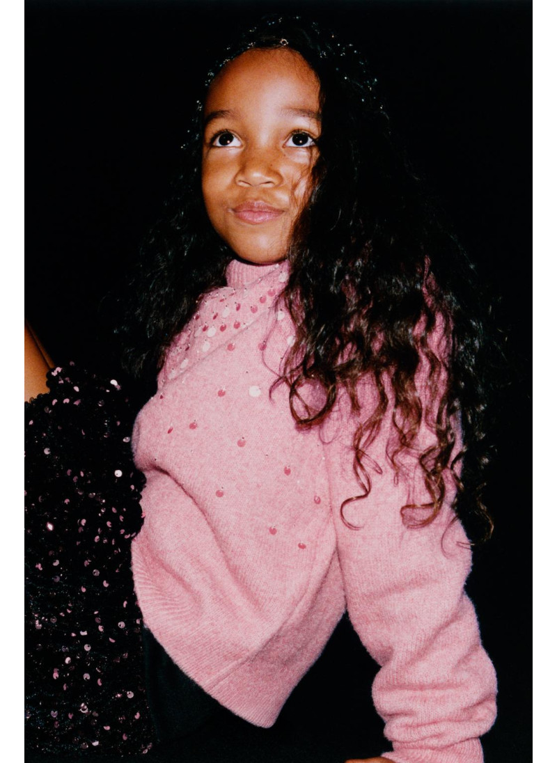 Трикотажный свитер с пайет�...