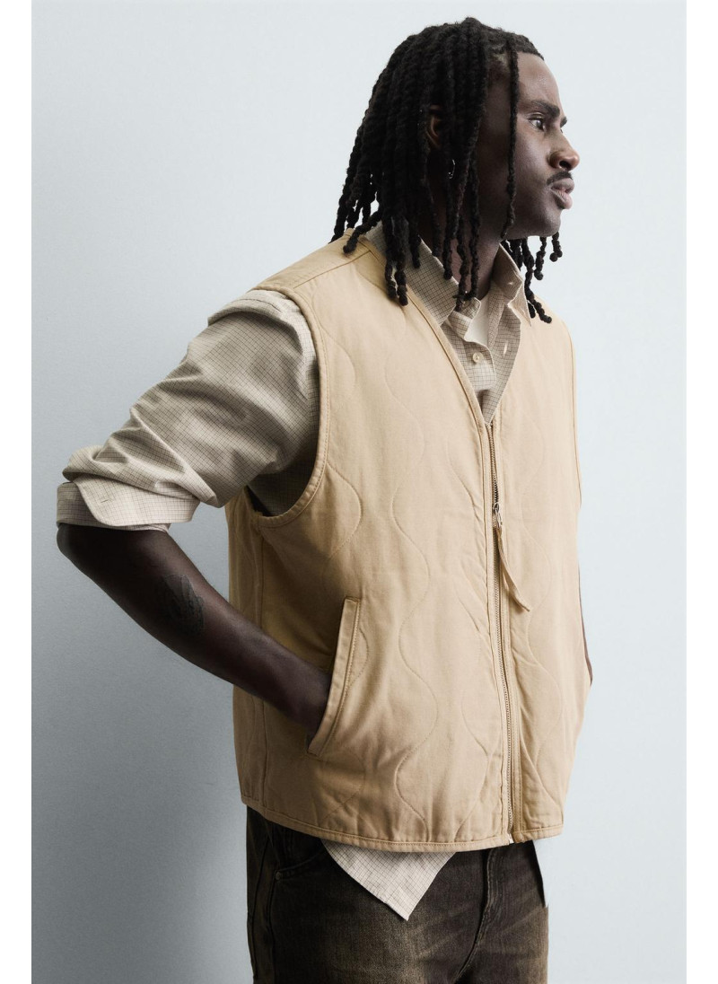 Жилет с вышитыми швами и обработкой под старину Жилет с вышитыми швами и обработкой под старину