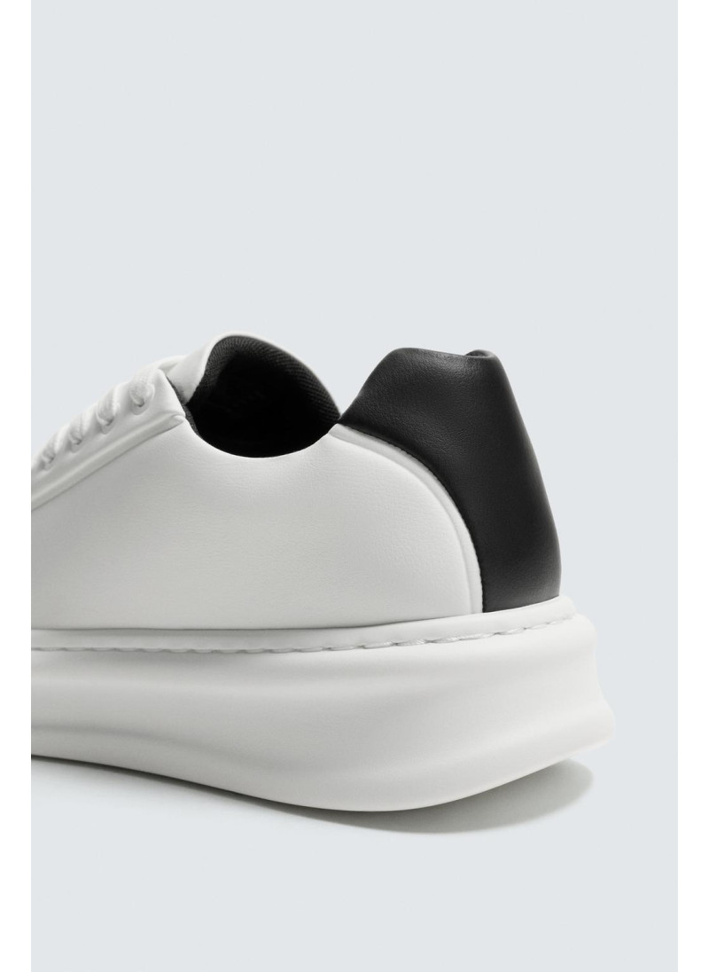 Кроссовки с деталями на каблуке Кроссовки с деталями на каблуке