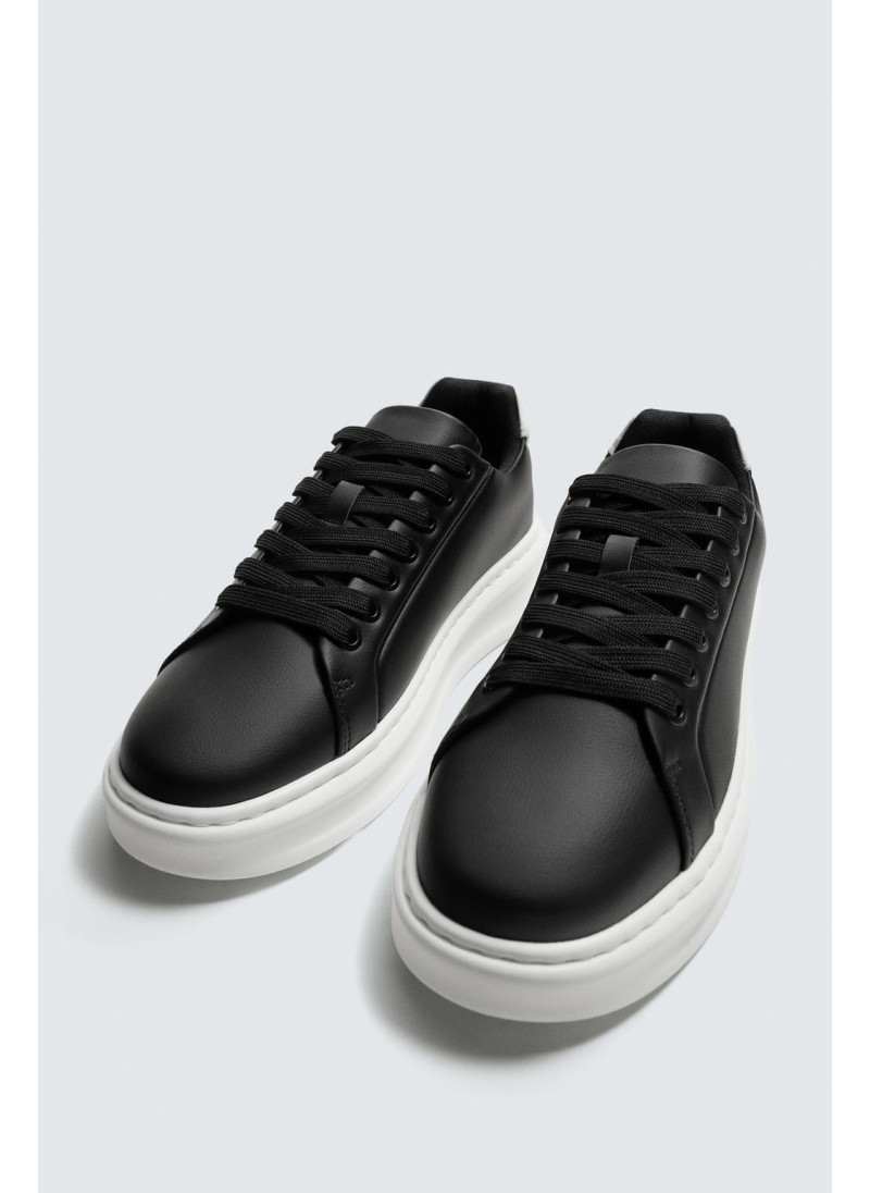 Кроссовки с деталями на каблуке Кроссовки с деталями на каблуке