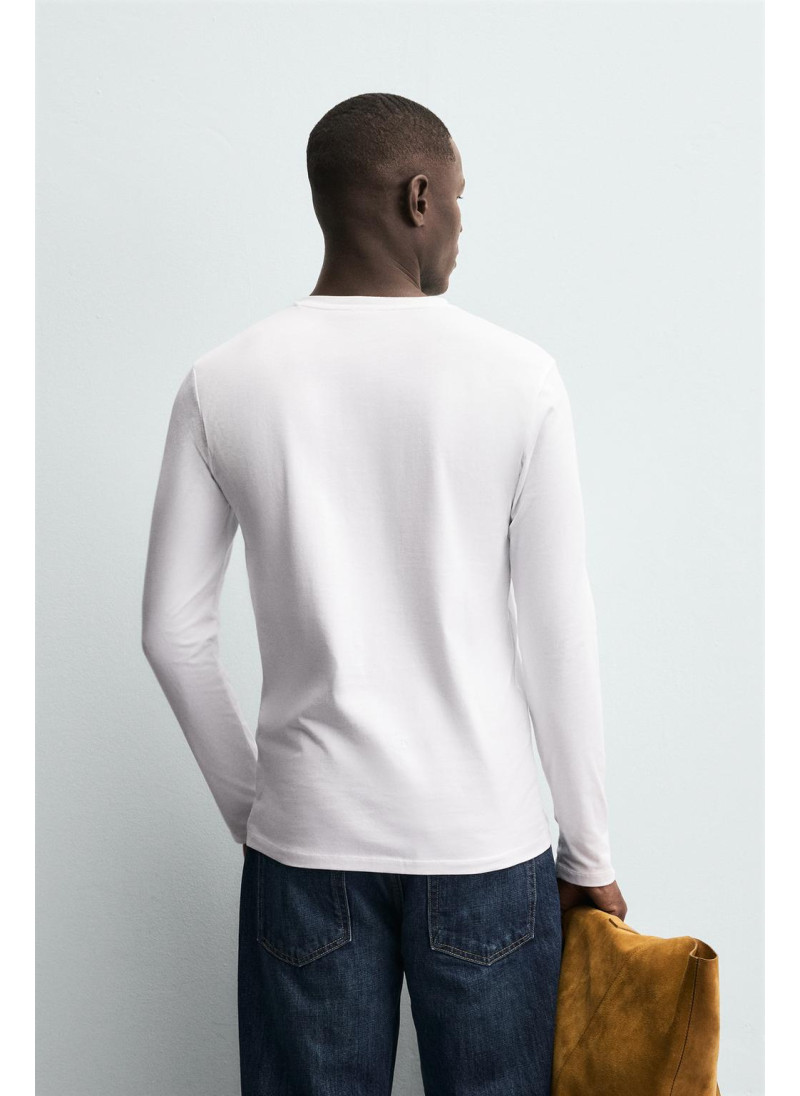 Базовая футболка с узким кроем Базовая футболка с узким кроем