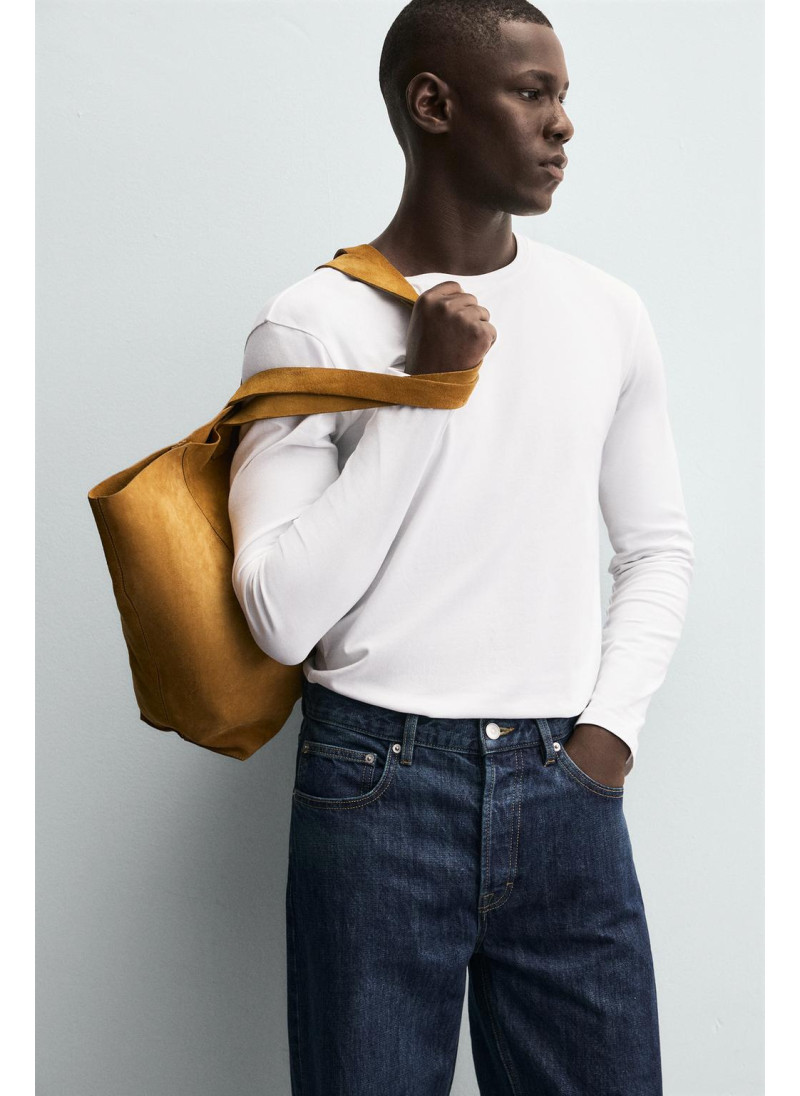 Базовая футболка с узким кроем Базовая футболка с узким кроем