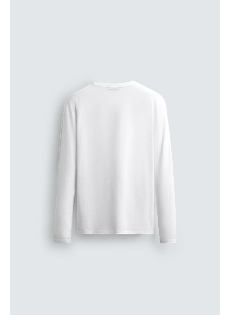 Базовая футболка с узким кроем Базовая футболка с узким кроем