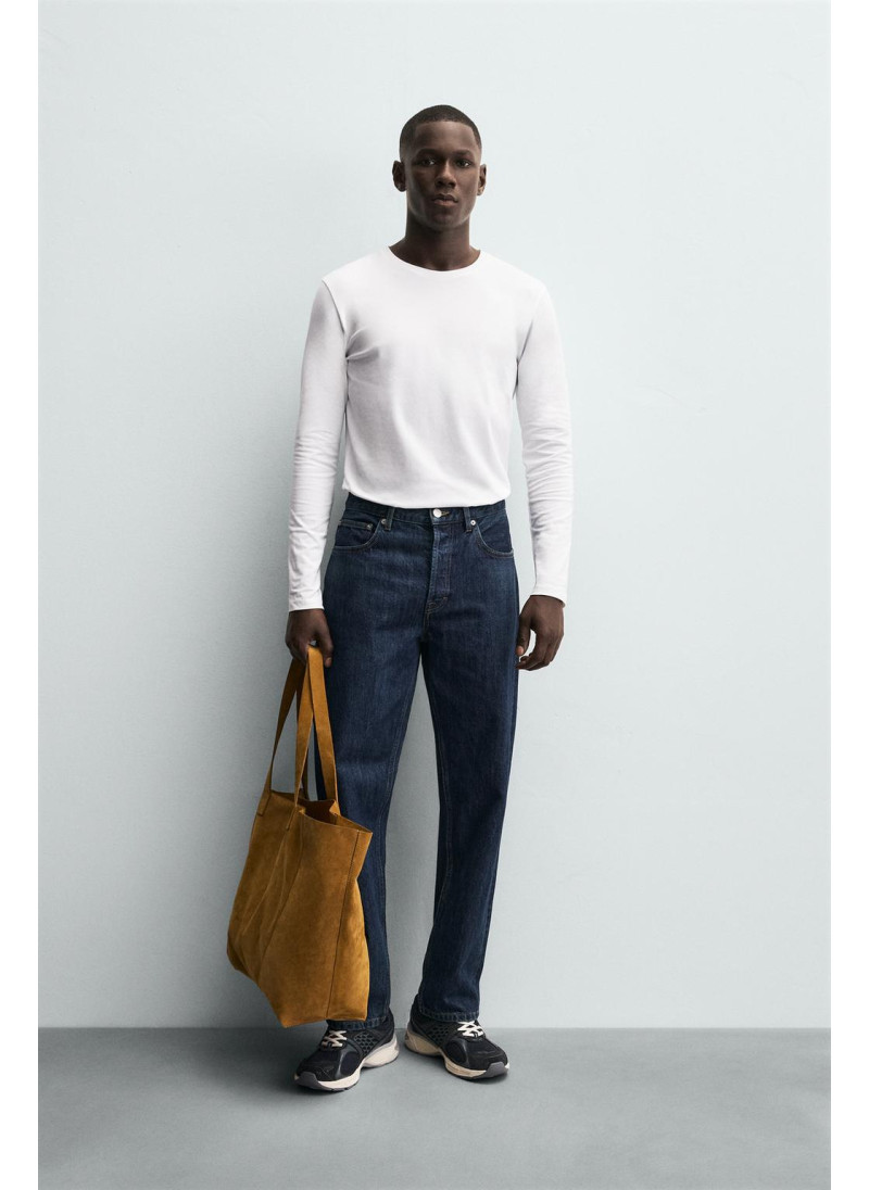 Базовая футболка с узким кроем Базовая футболка с узким кроем