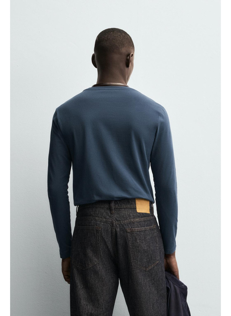 Базовая футболка с узким кроем Базовая футболка с узким кроем