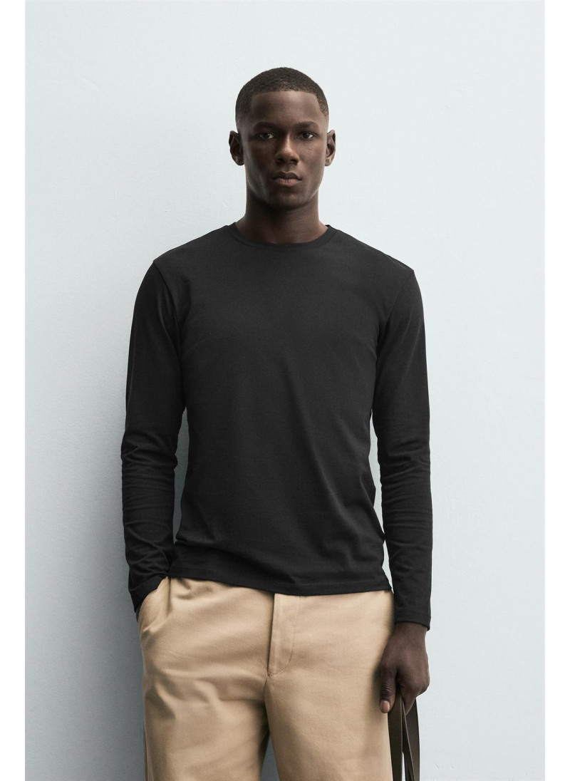 Базовая футболка с узким кроем Базовая футболка с узким кроем