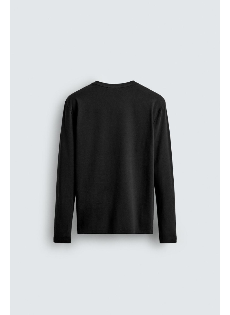 Базовая футболка с узким кроем Базовая футболка с узким кроем