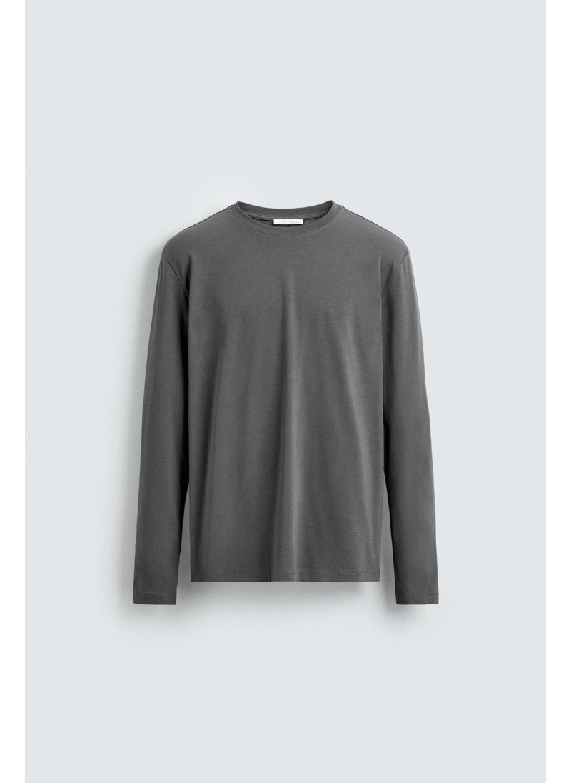 Базовая футболка с узким кроем Базовая футболка с узким кроем