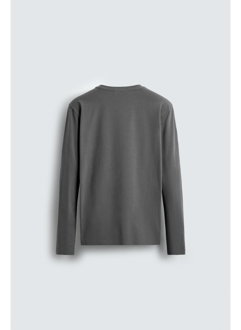 Базовая футболка с узким кроем Базовая футболка с узким кроем