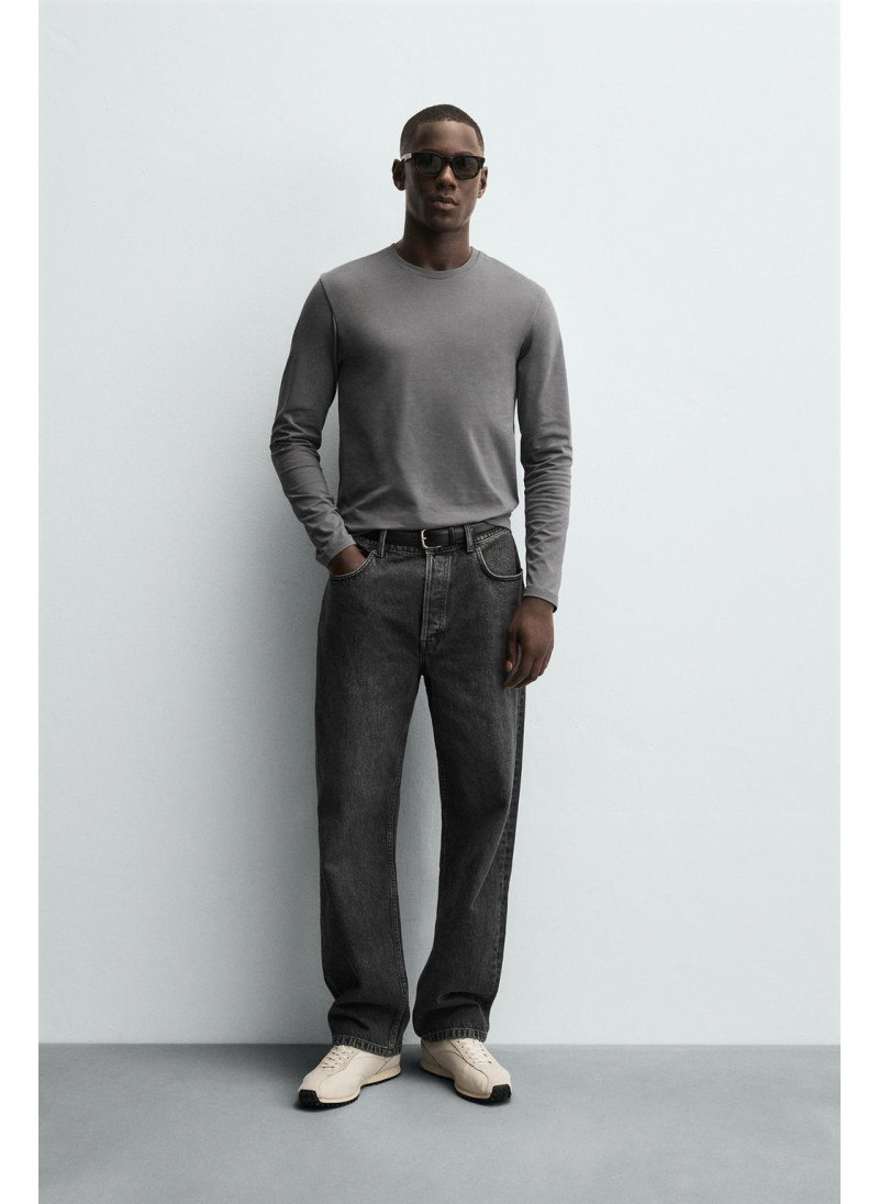 Базовая футболка с узким кроем Базовая футболка с узким кроем