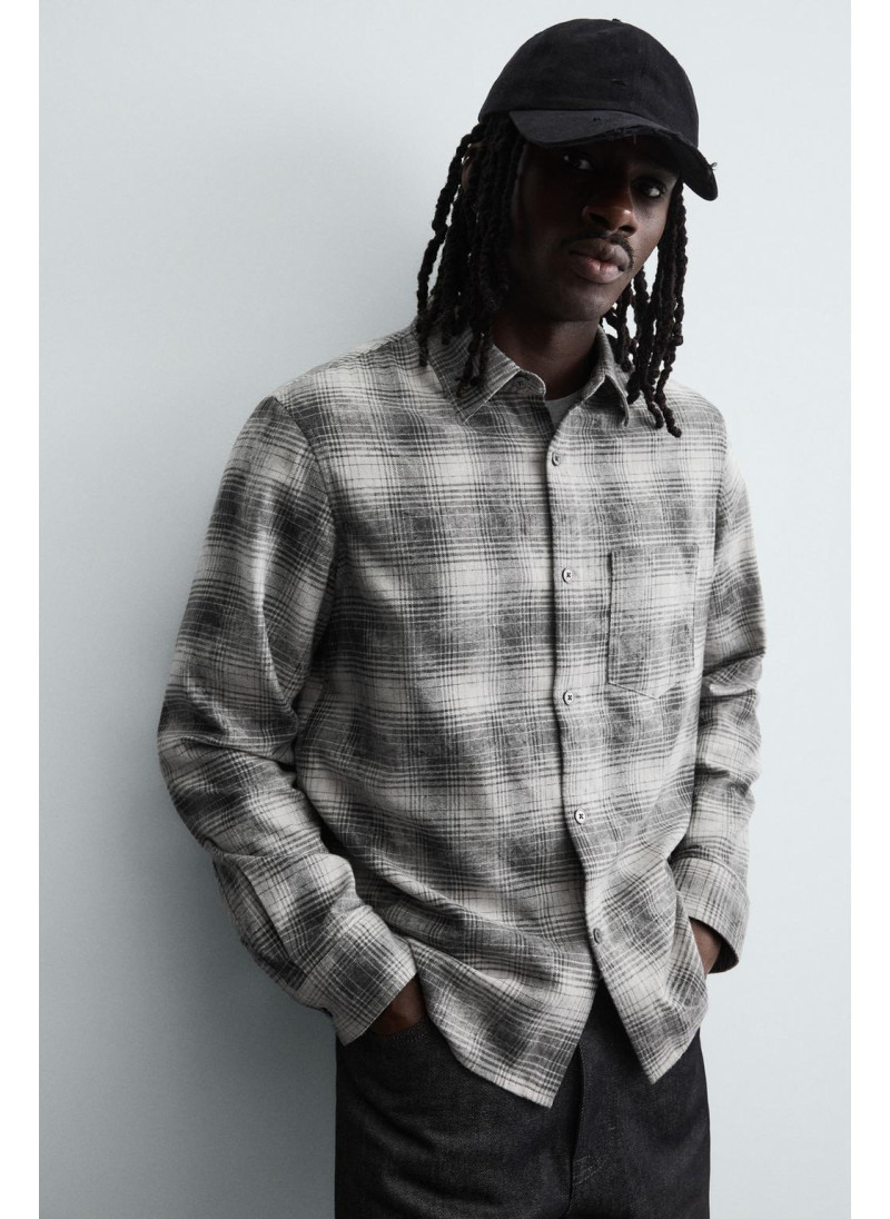 Рубашка в клетку свободного кроя Рубашка в клетку свободного кроя