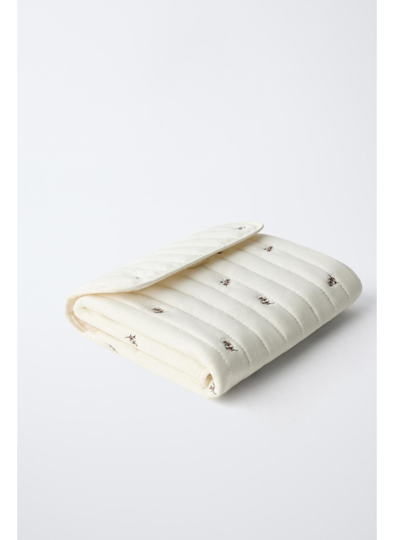 Пеленальный матрасик с цветочным принтом Пеленальный матрасик с цветочным принтом