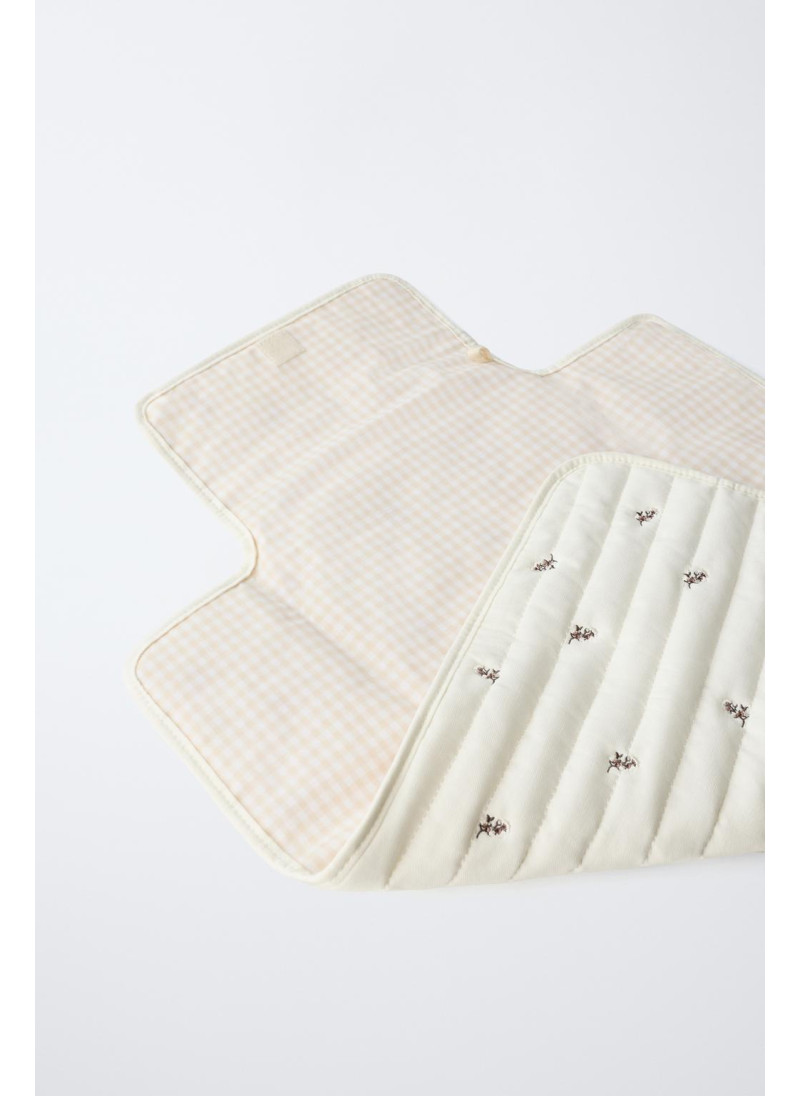 Пеленальный матрасик с цветочным принтом Пеленальный матрасик с цветочным принтом