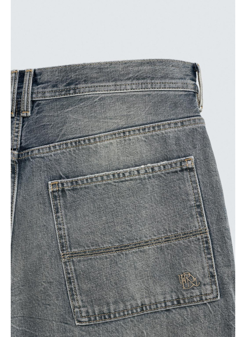 Джинсы свободного кроя Джинсы свободного кроя