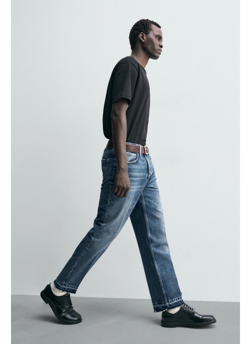 Джинсы прямого кроя Джинсы прямого кроя